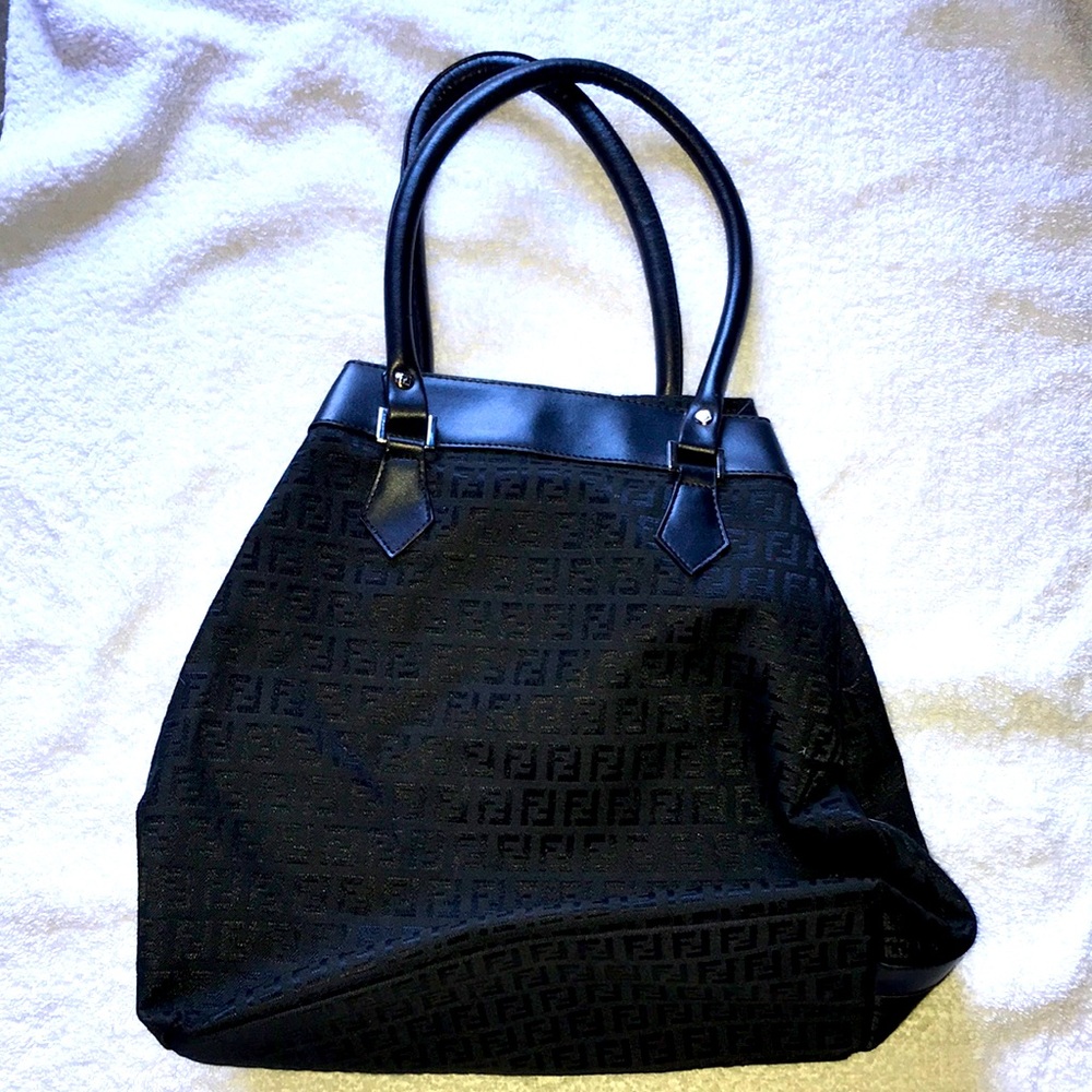 Fendi shoulder bag purse